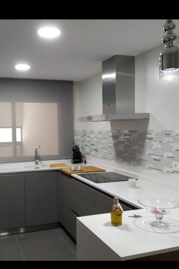 Cocina blanca cerrada